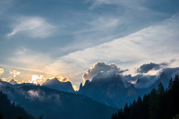 Wunderschöne Landschaft Der Alpen Passo San Pellegrino Norditalien lizenzfreie Stockfotos