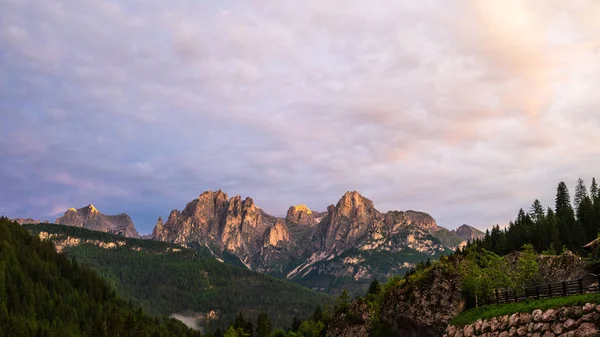 Bela Paisagem Cênica Dos Alpes Passo San Pellegrino Norte Itália — Fotografia de Stock