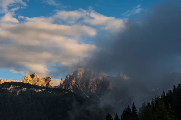 Красивый Живописный Пейзаж Альп Пассо Сан Пеллегрино Северная Италия — стоковое фото