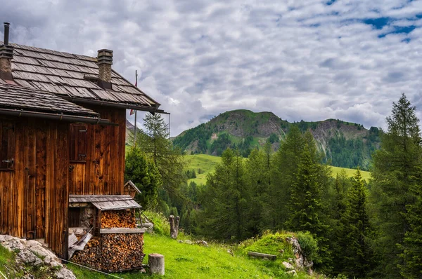 Wunderschöne Landschaft Der Alpen Passo San Pellegrino Norditalien lizenzfreie Stockbilder