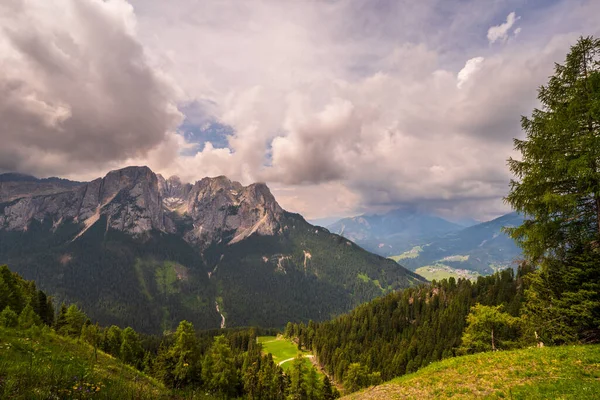 Hermoso Paisaje Escénico Los Alpes Passo San Pellegrino Norte Italia —  Fotos de Stock