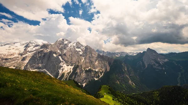 Hermoso Paisaje Escénico Los Alpes Passo San Pellegrino Norte Italia —  Fotos de Stock