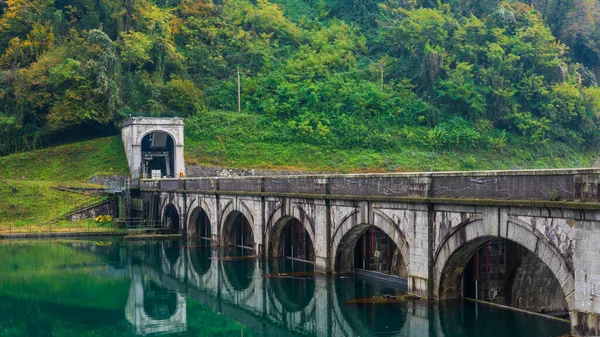 Adda Nehri Ndeki Hidroelektrik Santrali — Stok fotoğraf