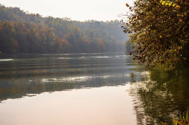 Naviglio kanalı Adda Nehri boyunca