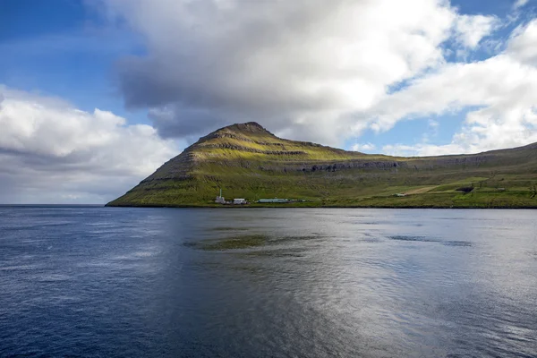 Faroe eiland, Noord Atlantische in de buurt van klaksvik — Stockfoto