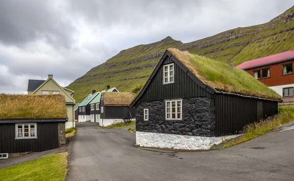 Gras huis dorp faroe eiland, Noord Atlantische — Stockfoto