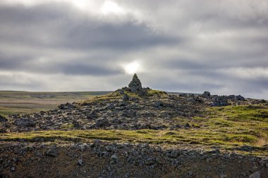 İzlanda Peyzaj taş heykel