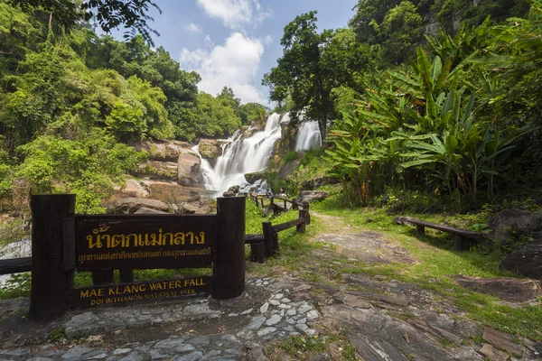 Mae Klang Waterfall in Chiang Mai province, Thailand. — Stock Photo, Image