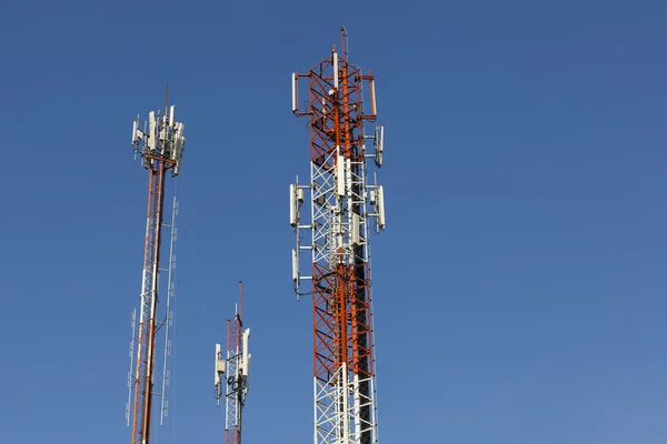 Torre de telecomunicaciones — Foto de Stock