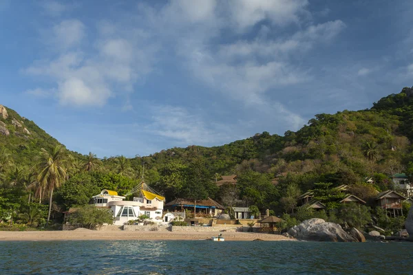 Gyönyörű trópusi sziget szép bungalow. Koh tao-sziget, Thaiföld — Stock Fotó