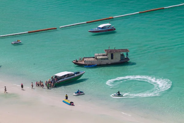 Koh Larn playa tropical isla en la ciudad de Pattaya, Chonburi Tailandés — Foto de Stock