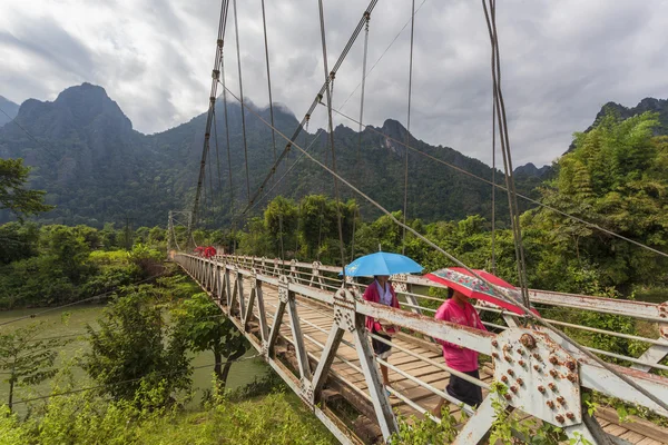 Vang Vieng Laos Dicembre 2012 Ponte Sospeso Che Attraversa Fiume — Foto Stock