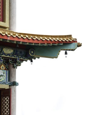 Çin stili saçak, çatı, beyaz adam izole parçası