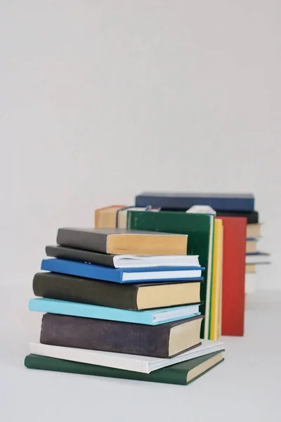 Stapel Boeken Witte Achtergrond — Stockfoto