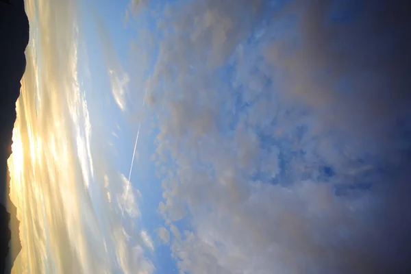 Blauer Himmel Mit Weißen Hinweisen — Stockfoto