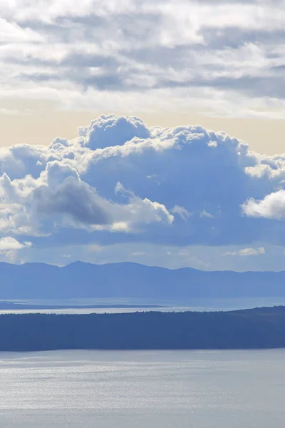 Awan Putih Langit Biru Atas Laut Adriatik Kroasia — Stok Foto