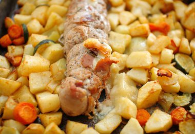 Öğle yemeği için patates kızartması.