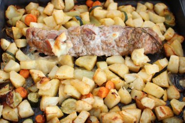 Öğle yemeği için patates kızartması.