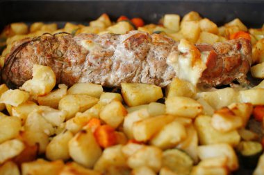 Öğle yemeği için patates kızartması.