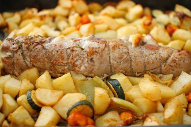 Öğle yemeği için patates kızartması.