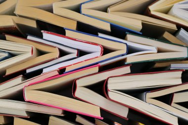 Dizilmiş kitapların arkaplanı