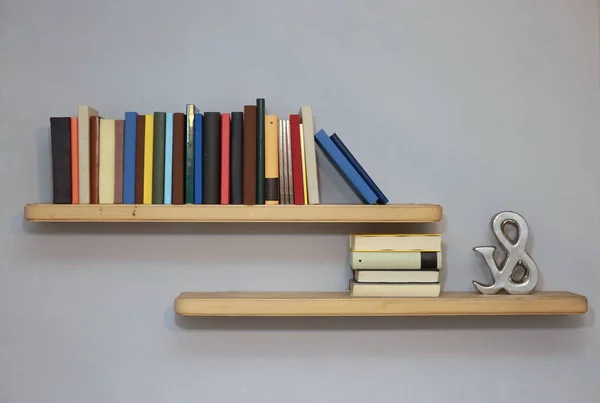 Books School Shelf Gray Wall — Stock Photo, Image