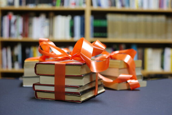 Books and gifts on the library table