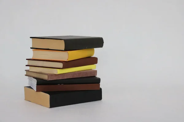 Montón Libros Sobre Blanco — Foto de Stock