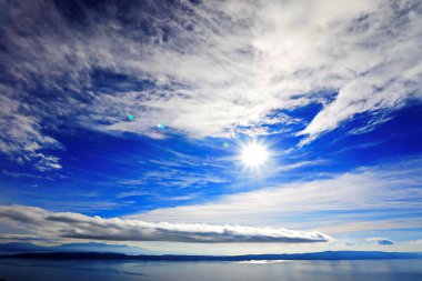 Hırvatistan 'ın Makarska kenti önündeki panoramik deniz manzarası