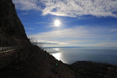 Hırvatistan 'ın Makarska kenti önündeki panoramik deniz manzarası