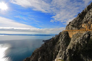 Hırvatistan 'ın Makarska kenti önündeki panoramik deniz manzarası