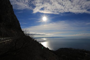 Hırvatistan 'ın Makarska kenti önündeki panoramik deniz manzarası