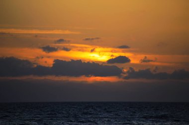 Adriyatik Denizi üzerinde gün batımı