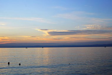 Hırvatistan 'ın Makarska kenti önünde gün batımı