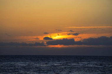 Adriyatik Denizi üzerinde gün batımı