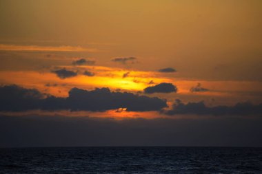 Adriyatik Denizi üzerinde gün batımı