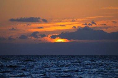 Adriyatik Denizi üzerinde gün batımı