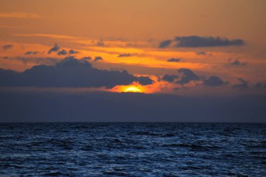 Adriyatik Denizi üzerinde gün batımı