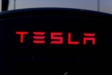 Vrgorac, Hırvatistan, 26,03,2021. Elektrikli araba için Tesla süperşarj aleti