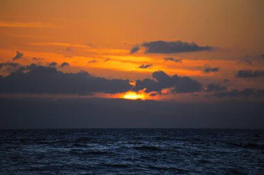  Adriyatik Denizi üzerinde gün batımı