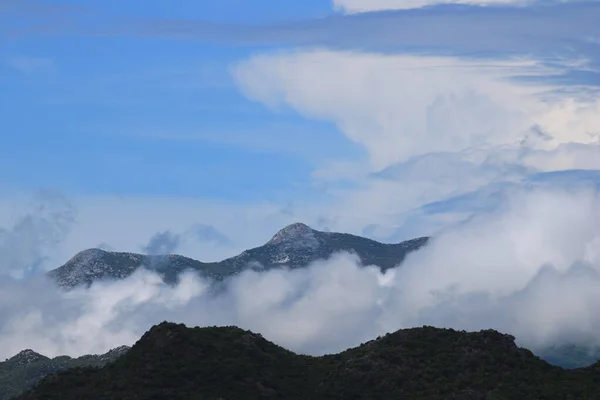 Blauer Himmel Mit Weißen Wolken — Stockfoto