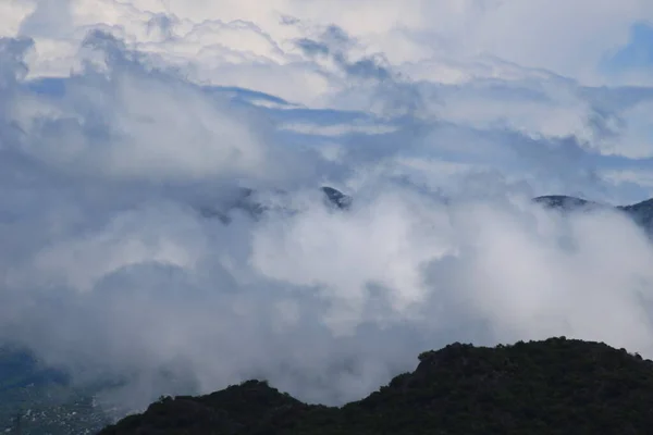 白い雲と青い空 — ストック写真