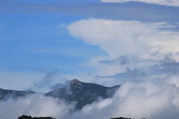 Blauer Himmel Mit Weißen Wolken — Stockfoto