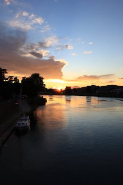 Neretva, Metkoviç ve Hırvatistan üzerinden gün batımı