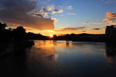 Neretva, Metkoviç ve Hırvatistan üzerinden gün batımı