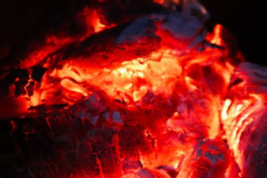 Kırmızı kömürleri kapat