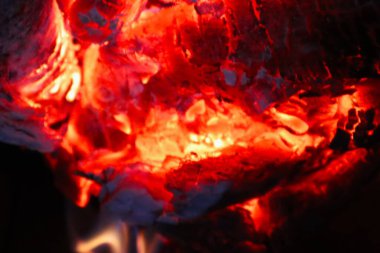 Ateş ve yanan alevlerin soyut arkaplanı.