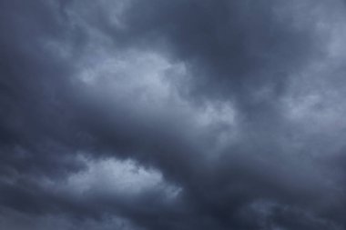 Fırtınalı bulutlar, karanlık fırtına gökyüzü