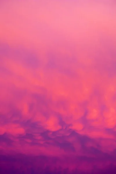 Bunte Flauschige Abstrakte Naturwolken Sommer Senkrecht — Stockfoto