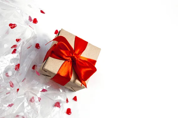 Geschenkdoos Met Rood Lint Achtergrond Met Hartjes Valentijnsdag Verjaardagscadeau Moederdag — Stockfoto